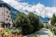 Chamonix town centre larve